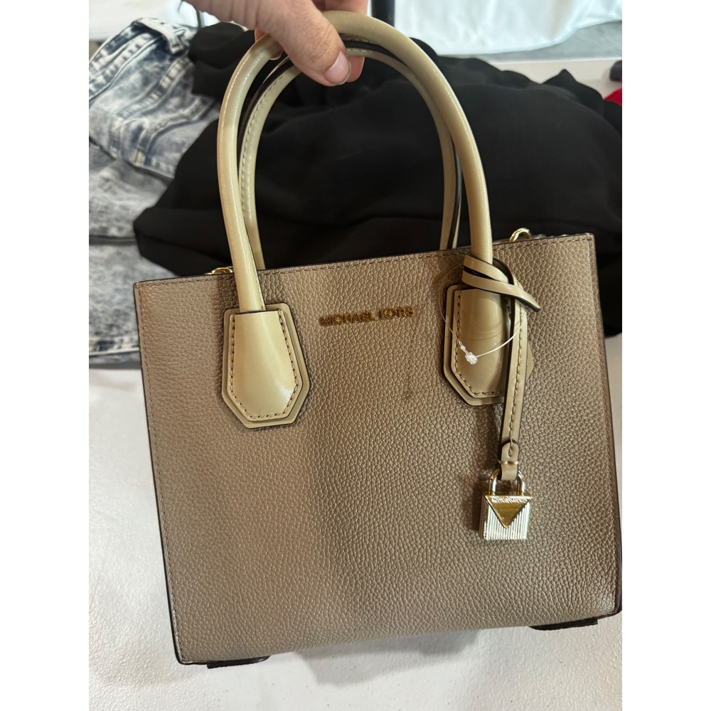 Michael Kors Mercer Medium Accordion Messenger Bag Truffle Leather‎ 30T8TM9M2L